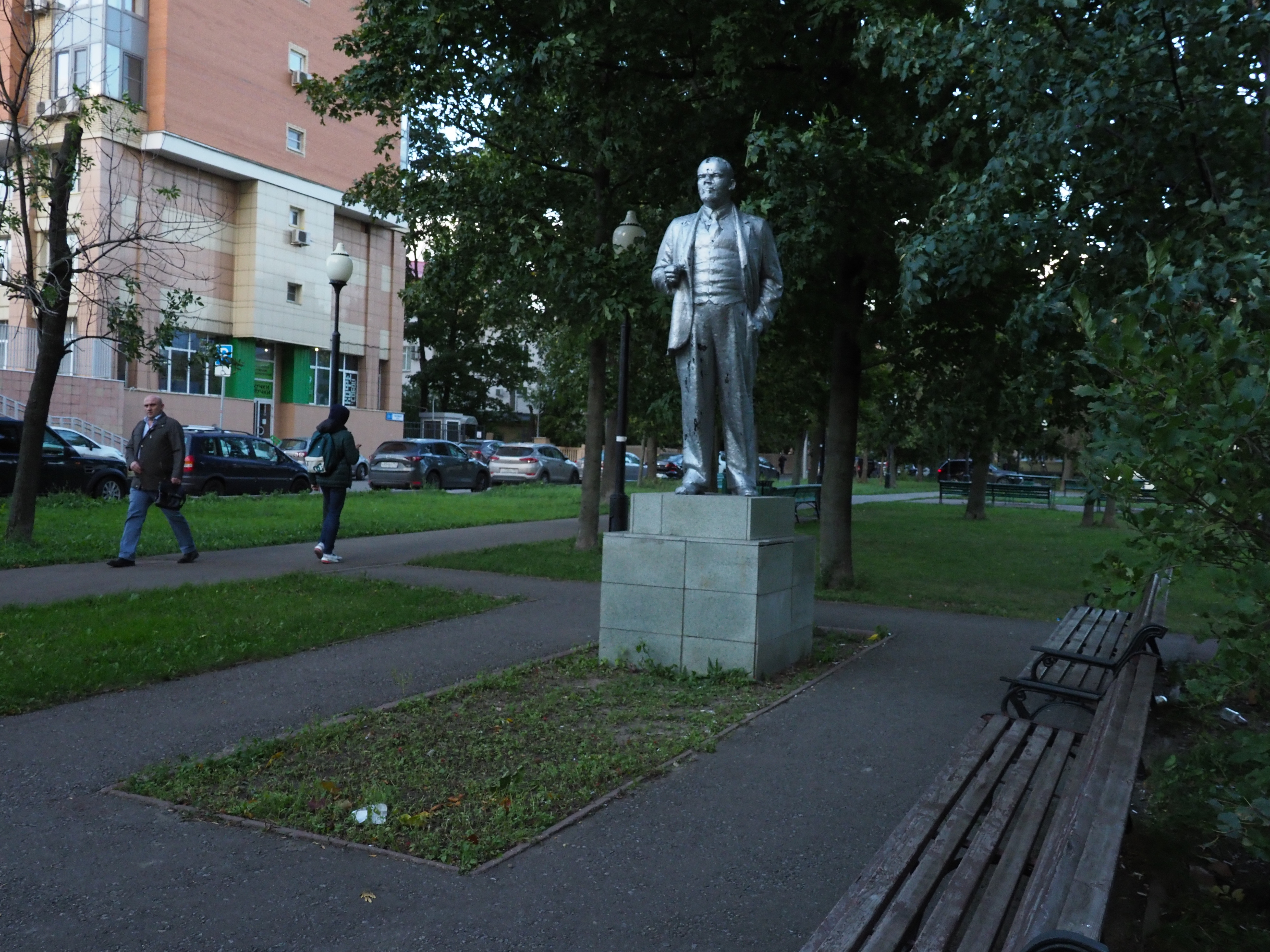 памятник ерунде в москве