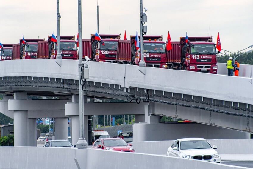 Собянин: Почти 92 км новых дорог сдали в эксплуатацию в Москве в 2022 году