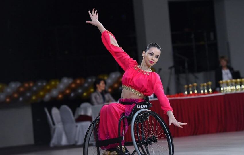 Ученица школы в Левобережном стала победителем Кубка России по танцам на колясках