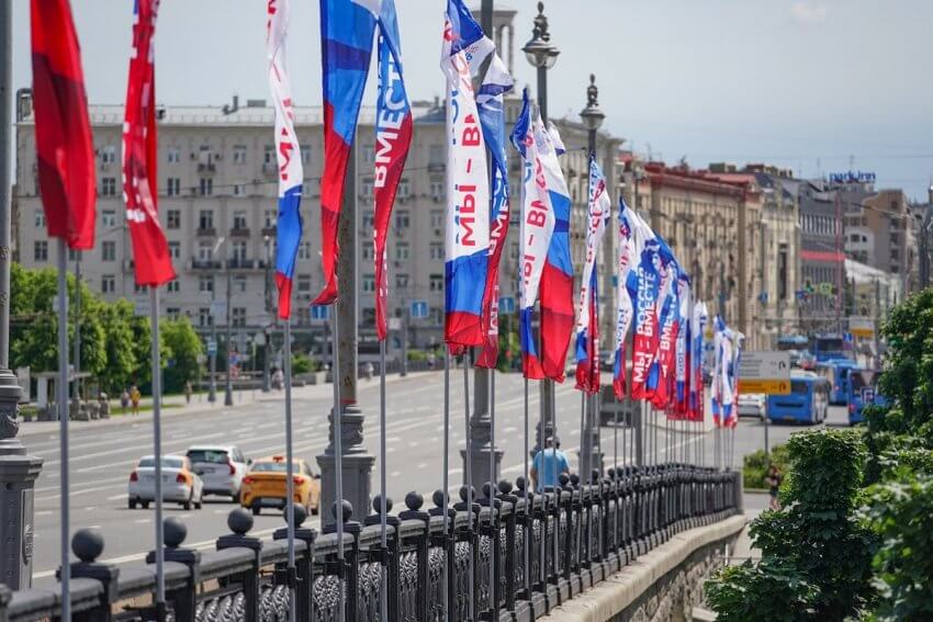 Волонтеры активно консультируют москвичей по вопросам прохождения военной службы по контракту