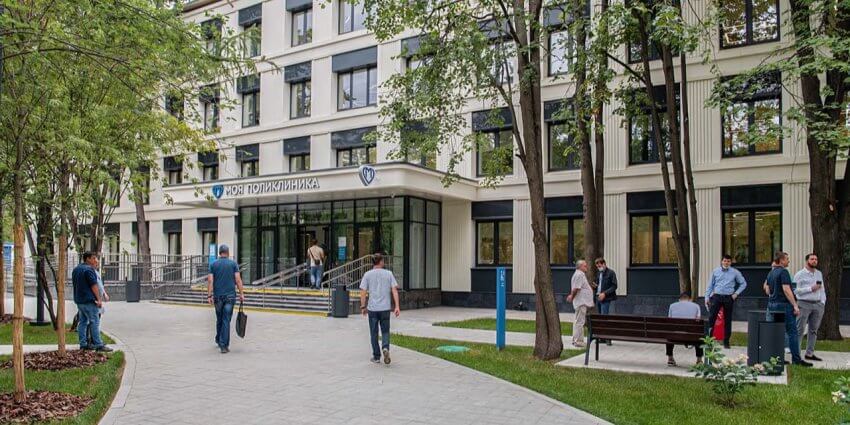 Собянин: В шести районах Москвы открылись обновленные по новому стандарту поликлиники