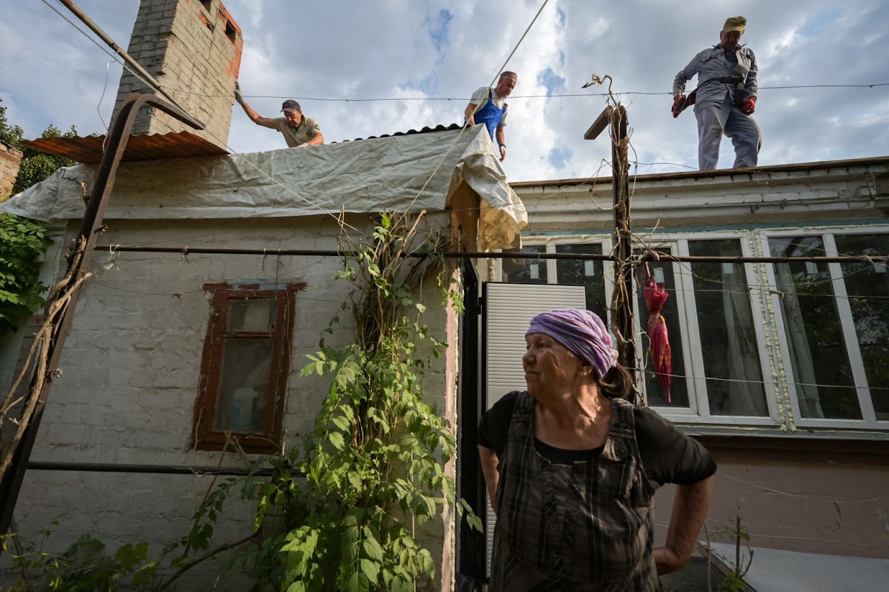 Жители САО могут помочь в восстановлении и ремонте жилья в Мариуполе |  Север Столицы