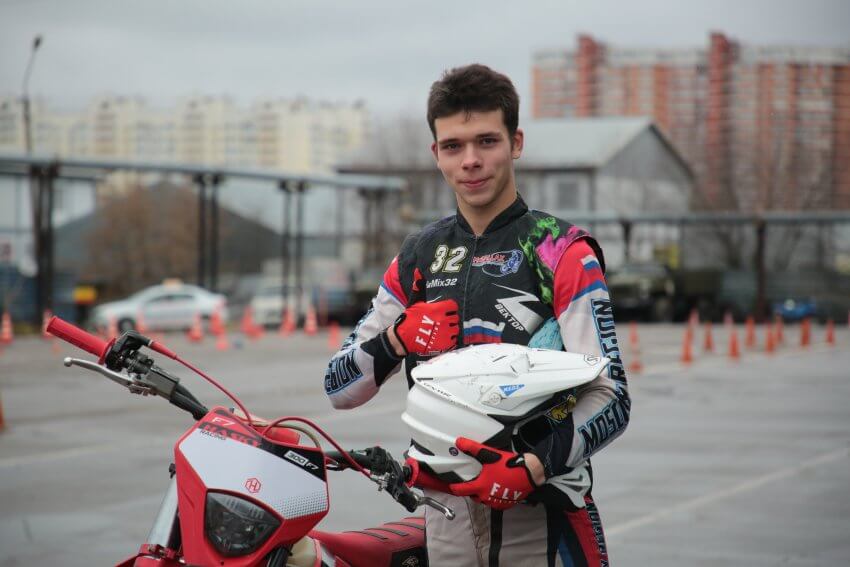 Мотогонщик из Западного Дегунина выиграл чемпионат России