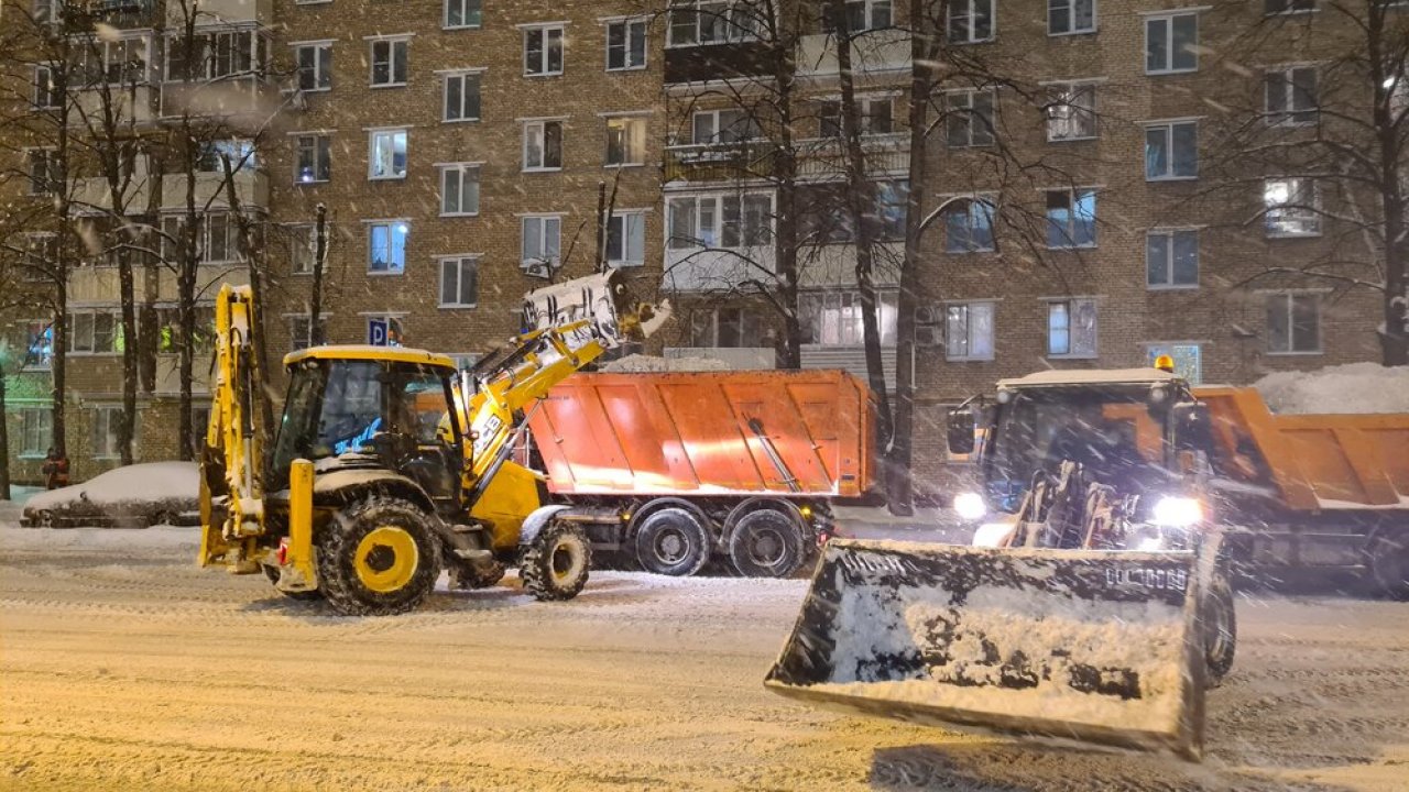 Какие реагенты используют коммунальщики округа | Север Столицы