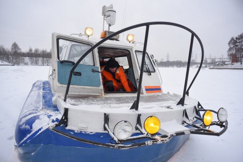 С оттепелью спасатели усилили патрулирование Химкинского водохранилища