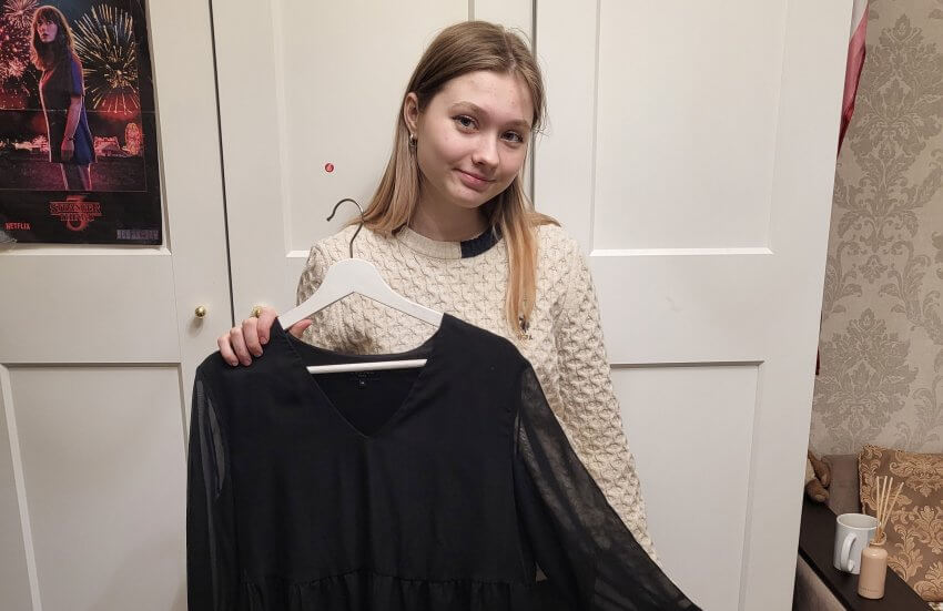 Студентка с Нарвской отдала выпускное платье