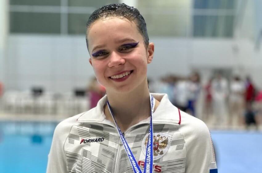 Одиннадцатиклассница из Хорошёвского — чемпионка по синхронному плаванию