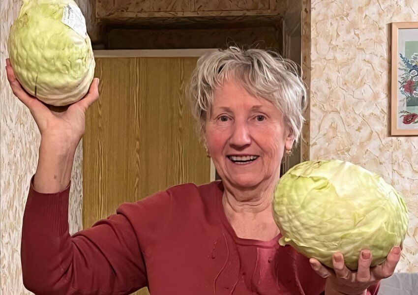 Пенсионерка из Ховрина угостила штурмовиков квашеной капустой