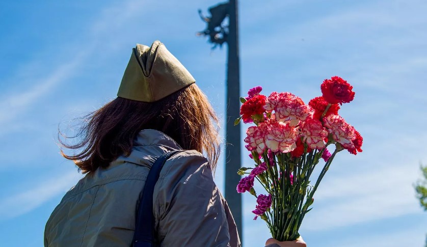 Студенты возложат цветы к памятнику Зое и Александру Космодемьянским
